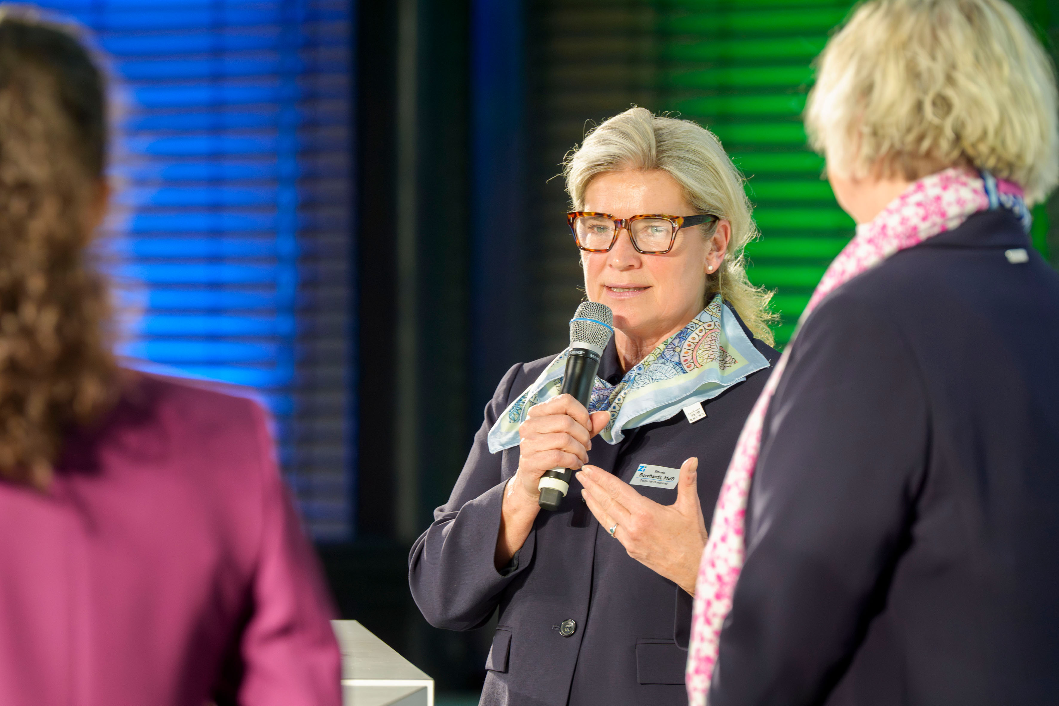 Simone Borchardt spricht im Panel zu Session I.