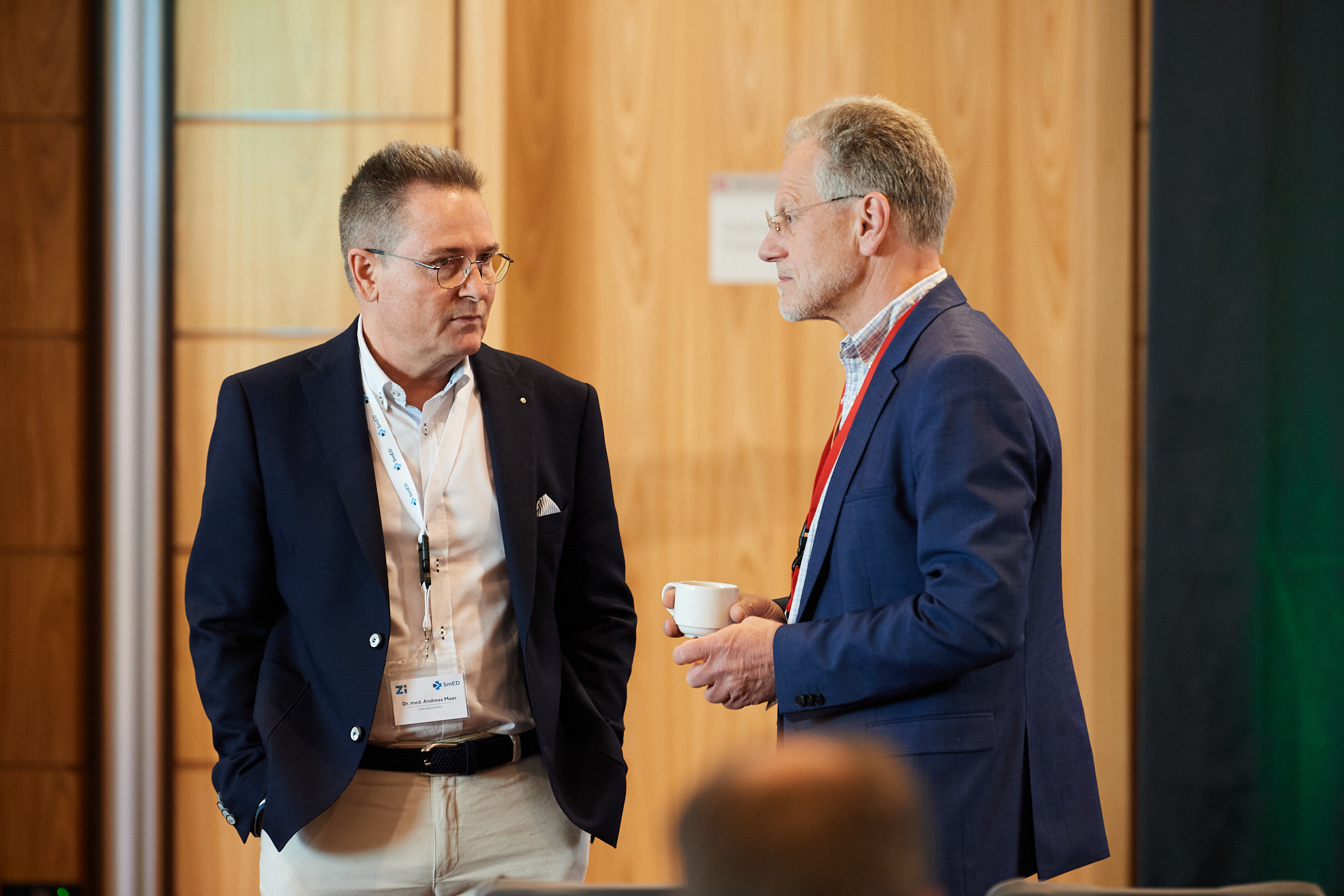 Herr Dr. von Stillfried und Herr Dr. Meer im Gespräch.