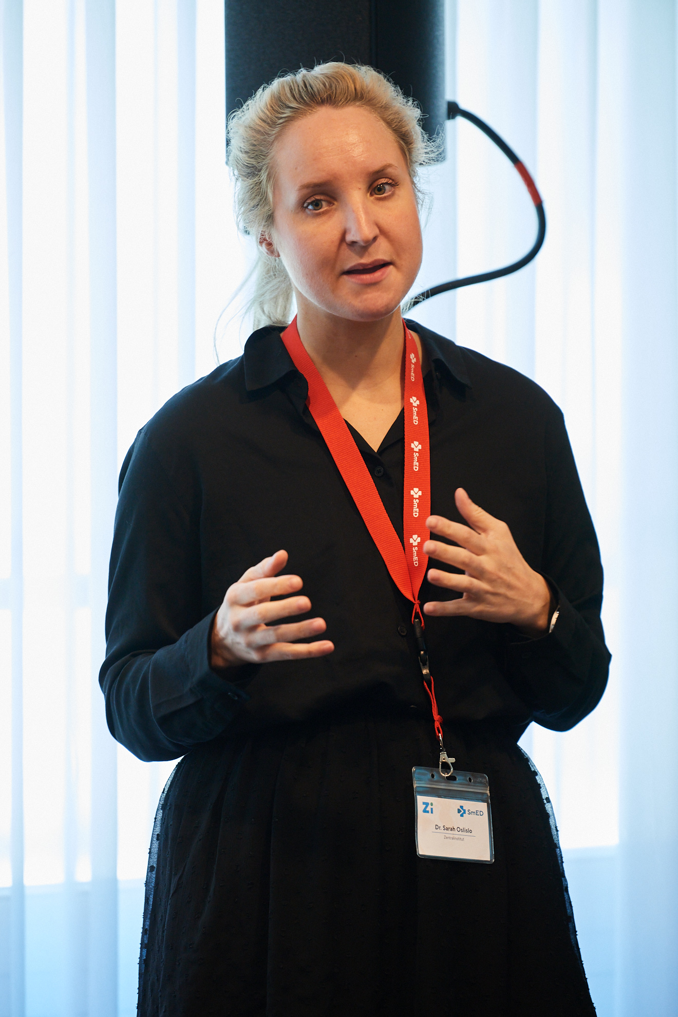 Dr. Oslislo referiert.