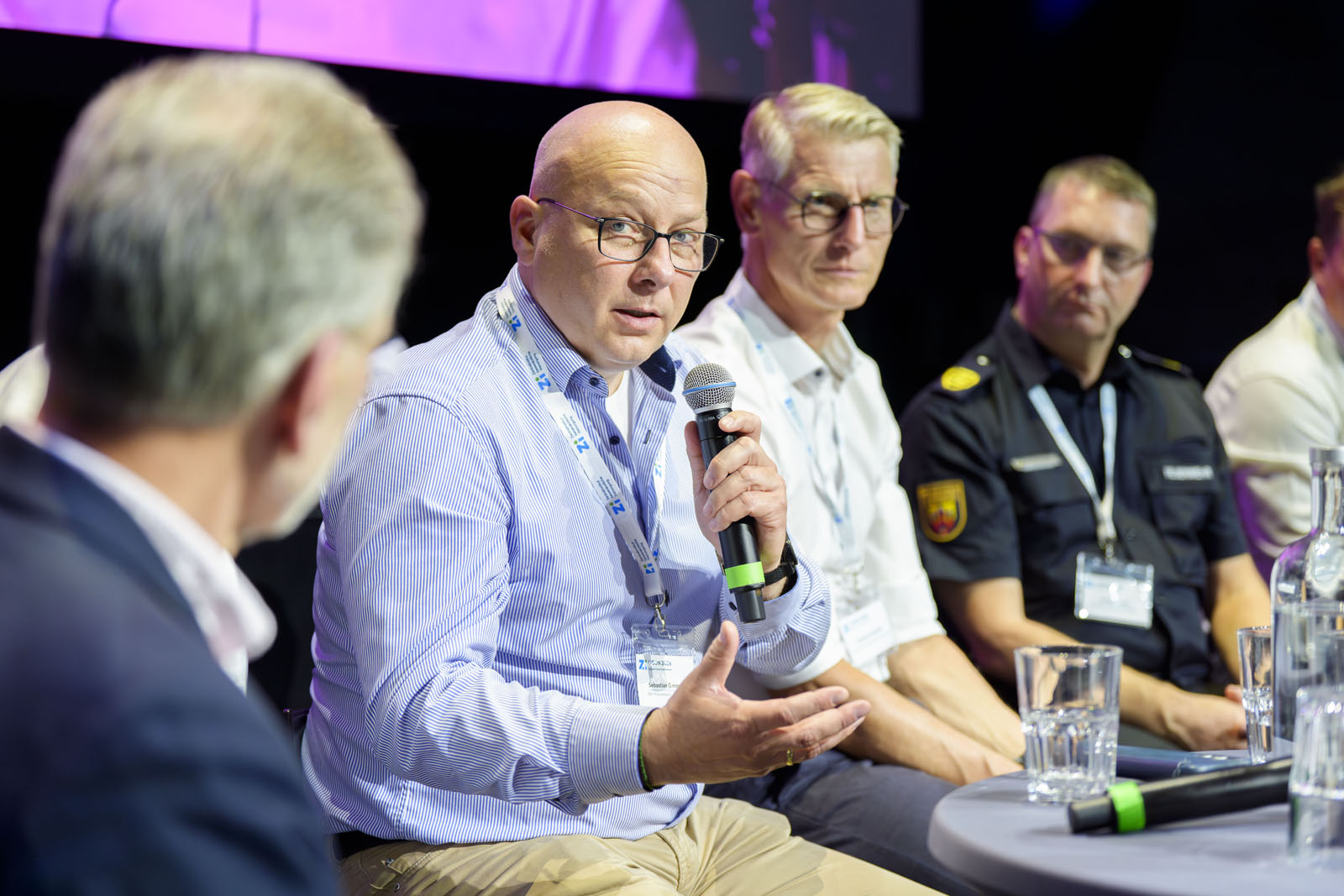 Sebastian Gerosch während seines Wortbeitrags in Panel 1.