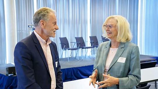 Zi-Vorstandsvorsitzender im Gespräch mit Zi-Kuratoriumsvorsitzender