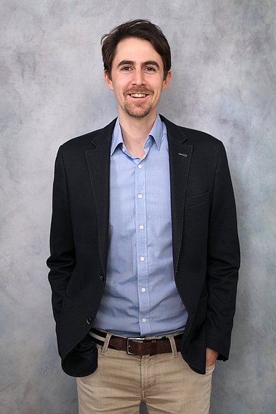 Dr. Julian Schmied