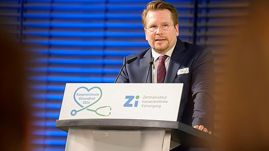 Dr. Matthias Fröhlich während seines Vortrags.